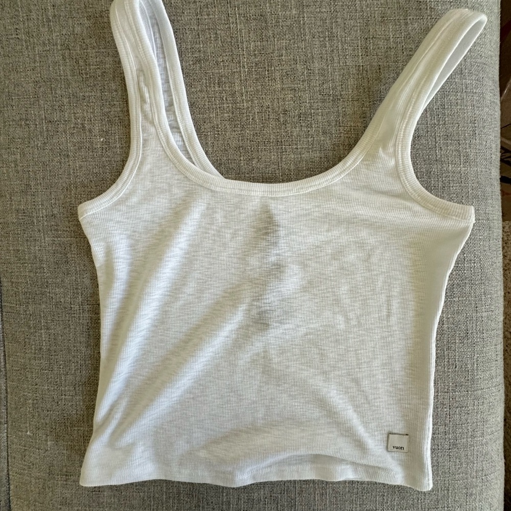 Vuori white cropped tank